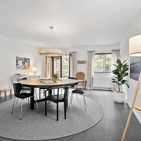Stunning In With Kitchen