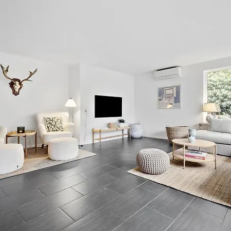 Stunning In With Kitchen بيت للعطل Hornbæk